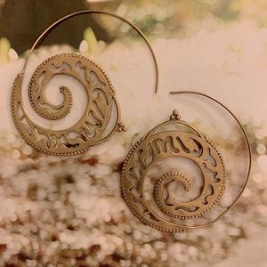 Handmade and preloved jewelry! 
🌟 MESSAGE ME FOR MORE INFO🌟